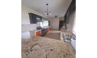 VENDO.CASA EN LA.FONTANA