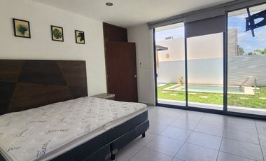 Renta casa amueblada 3 Recamaras con paneles  piscina Conkal