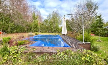 Casa con hermosa cabaña en condominio cerrado