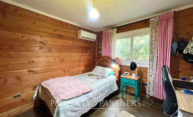 Casa con hermosa cabaña en condominio cerrado