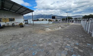 Arriendo patio terreno norte de Quito Av principal Galo PLaza - Carcelen