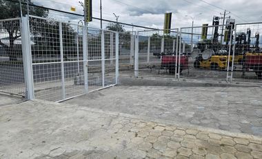 Arriendo patio terreno norte de Quito Av principal Galo PLaza - Carcelen