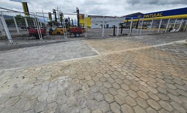Arriendo patio terreno norte de Quito Av principal Galo PLaza - Carcelen