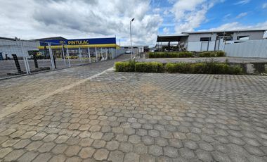Arriendo patio terreno norte de Quito Av principal Galo PLaza - Carcelen