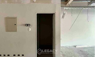 Arriendo Local Comercial Ciudad Empresarial 81 M2