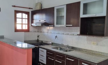 Departamento en  alquiler con espacio guarda coche - Wilde