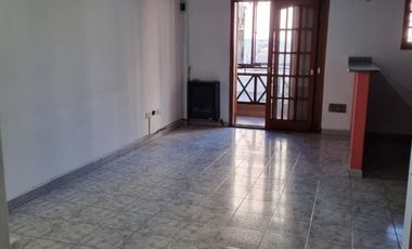 Departamento en  alquiler con espacio guarda coche - Wilde