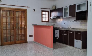 Departamento en  alquiler con espacio guarda coche - Wilde
