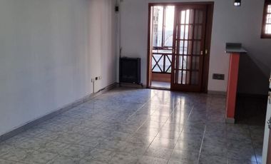 Departamento en  alquiler con espacio guarda coche - Wilde