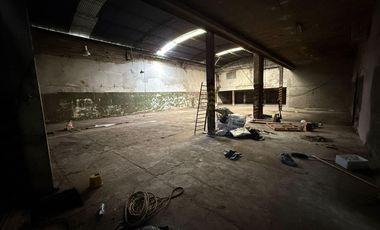 Depósito de 500 m2  TOTALES  APROXIMADOS en Lomas de Zamora