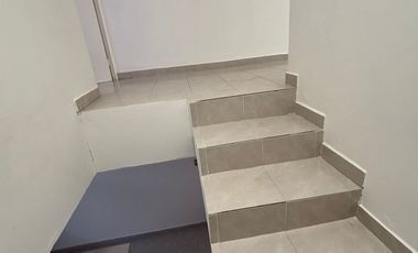 SE VENDE CASA REMODELADA EN BULEVARES DEL LAGO