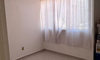 SE VENDE CASA REMODELADA EN BULEVARES DEL LAGO