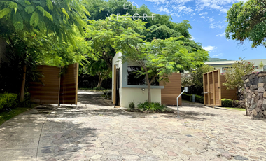 CASA DE LUJO DENTRO DE CONDOMINIO EN SAN JUAN COSALÁ, CHAPALA, JALISCO