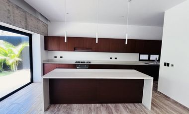 Casa en venta Lagos del Sol Cancún – 4 recámaras, comodidad, lujo y seguridad