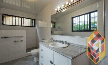 CASA EN VENTA  EN LAS LOMAS DE CHAPULTEPEC