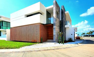 Casa en VENTA con alberca, equipada fraccionamiento EL ANCLA