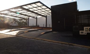 Venta o Renta  Casa en Lomas de Valle Escondido
