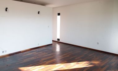 Venta o Renta  Casa en Lomas de Valle Escondido