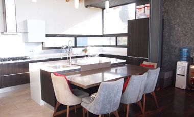 Venta o Renta  Casa en Lomas de Valle Escondido