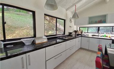 Maat vende Casa cojunto campestre-Villeta 3.023m2 $1.100Millones