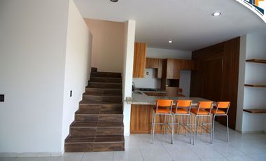 Bonita casa en La Cima en Renta
