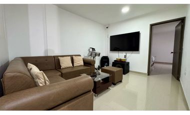 Casa de tres pisos con terraza en venta Barrio Altamira Palmira Valle