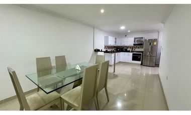 Casa de tres pisos con terraza en venta Barrio Altamira Palmira Valle