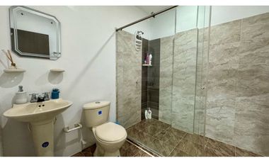 Casa de tres pisos con terraza en venta Barrio Altamira Palmira Valle