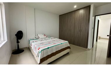 Casa de tres pisos con terraza en venta Barrio Altamira Palmira Valle