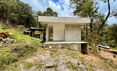 VeNtA 8 suites con JACUZZI particular en Mindo (para vacacionar o para inversión 15% anual)