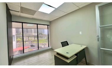 OFICINA  EN AVENIDA BALBOA PH BAY MALL 145M2 CON DIVISIONES