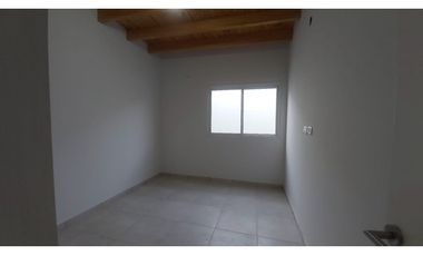 ALQUILO · DEPTO PRIMER PISO · 2 DORM · GUAYMALLEN ·  R. VENETO ·