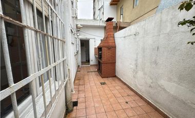 VENTA CASA (3) AMB. C/PATIO FRENTE AL MAR - BARRIO CONSTITUCION