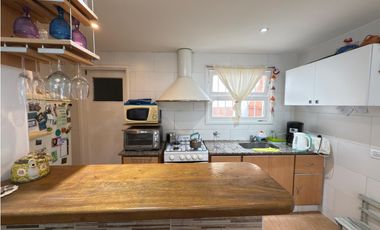 VENTA CASA (3) AMB. C/PATIO FRENTE AL MAR - BARRIO CONSTITUCION