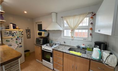 VENTA CASA (3) AMB. C/PATIO FRENTE AL MAR - BARRIO CONSTITUCION