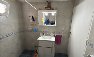 VENTA CASA (3) AMB. C/PATIO FRENTE AL MAR - BARRIO CONSTITUCION