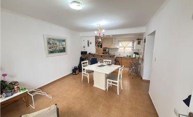 VENTA CASA (3) AMB. C/PATIO FRENTE AL MAR - BARRIO CONSTITUCION