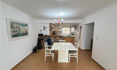 VENTA CASA (3) AMB. C/PATIO FRENTE AL MAR - BARRIO CONSTITUCION