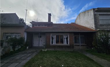 chalet a la venta Punta Mogotes 2 dorm. + quincho y entrepiso