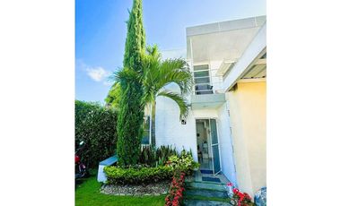 VENTA DE CASA CAMPESTRE EN EL CASTILLO JAMUNDI VALLE