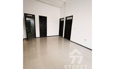 CASA EN CIUDAD JARDN