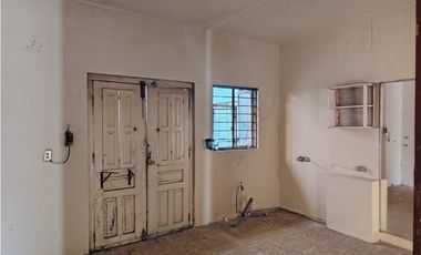 EDIFICIO EN VENTA CON 6 LOCALES EN CENTRO, EDA