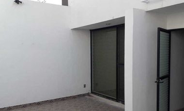 CASA EN RENTA EN FRACC. AZUL LOS LAGOS