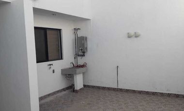 CASA EN RENTA EN FRACC. AZUL LOS LAGOS