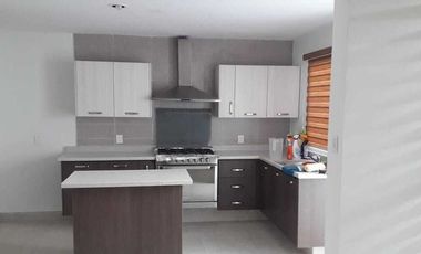 CASA EN RENTA EN FRACC. AZUL LOS LAGOS