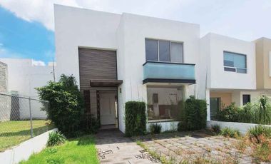 CASA EN RENTA EN RINCON DE ALTOZANO, MORELIA