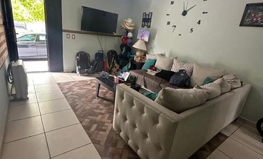 Casa en  RENTA FRACC CERRADO CERCA AVE. IMPORTANTES