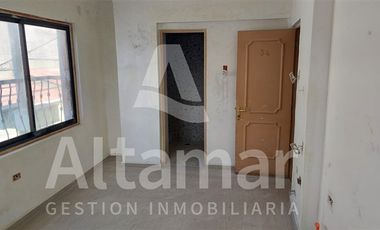 Local Comercial en Venta en Aldunate esquina Las Heras