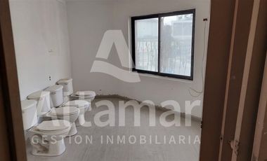Local Comercial en Venta en Aldunate esquina Las Heras