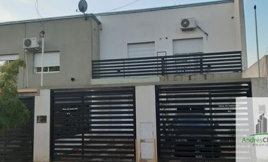 Dúplex en alquiler c/ cochera en Concordia